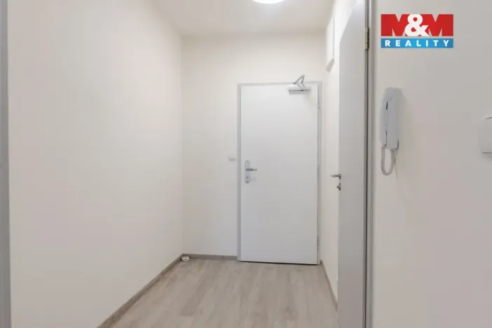 Prodej bytu 1+kk, Zlín, Nad Stráněmi, 34 m2