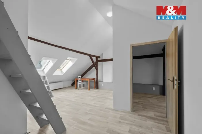 Pronájem bytu 2+1, Velvary, Chržínská, 78 m2