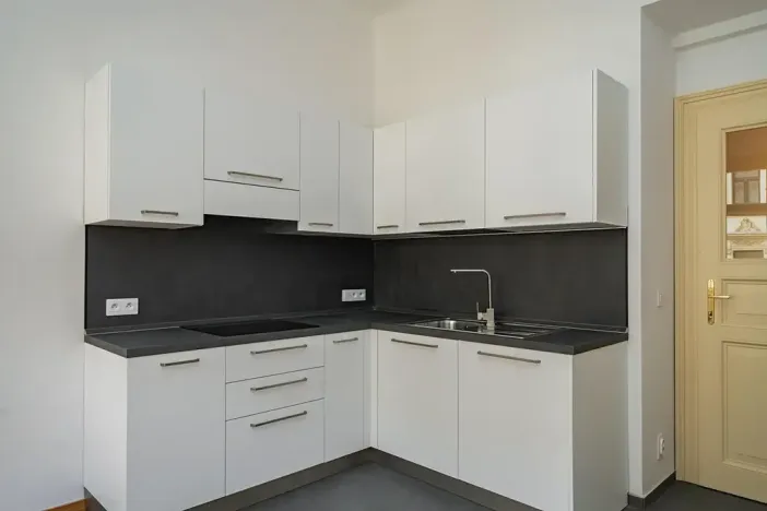 Pronájem bytu 2+kk, Praha - Bubeneč, Kamenická, 52 m2