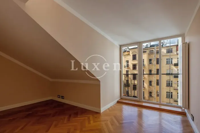 Pronájem kanceláře, Praha - Josefov, Pařížská, 210 m2
