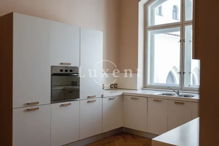 Pronájem kanceláře, Praha - Josefov, Pařížská, 210 m2