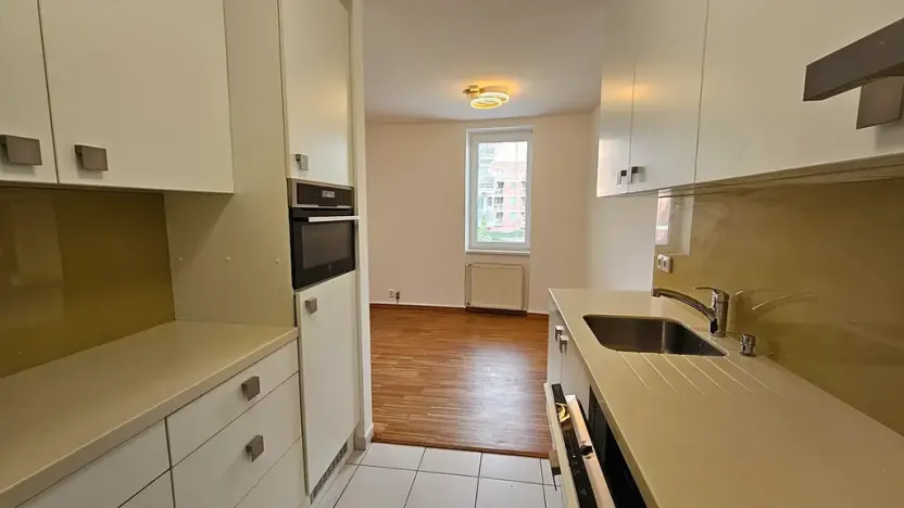 Pronájem bytu 3+kk, Praha - Jinonice, U kříže, 100 m2