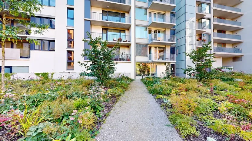 Pronájem bytu 2+kk, Praha - Smíchov, Nádražní, 52 m2