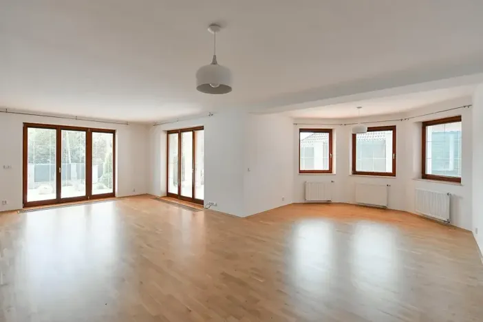 Pronájem rodinného domu, Horoměřice, 350 m2