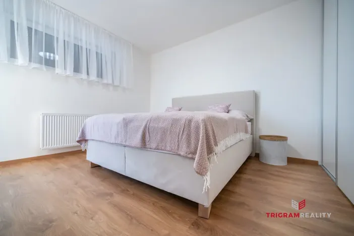 Pronájem bytu 2+kk, Hradec Králové - Nový Hradec Králové, Antonína Petrofa, 49 m2