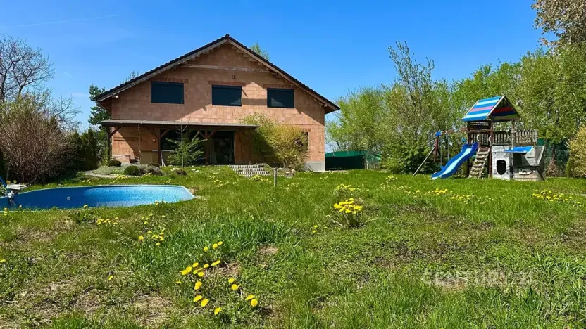 Prodej rodinného domu, Ivaň, 319 m2