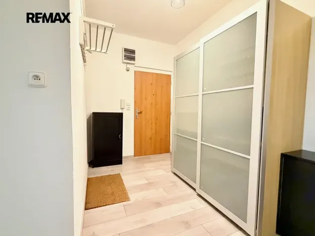 Pronájem bytu 2+kk, Praha - Nusle, Kloboučnická, 45 m2
