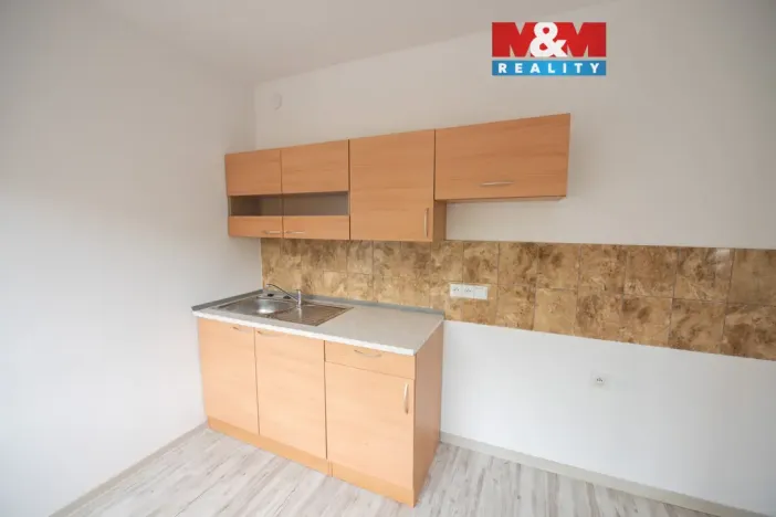 Pronájem bytu 1+kk, Hradec Králové, Sušilova, 32 m2