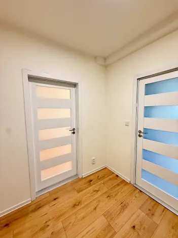 Pronájem bytu 3+1, Praha - Troja, Svídnická, 70 m2