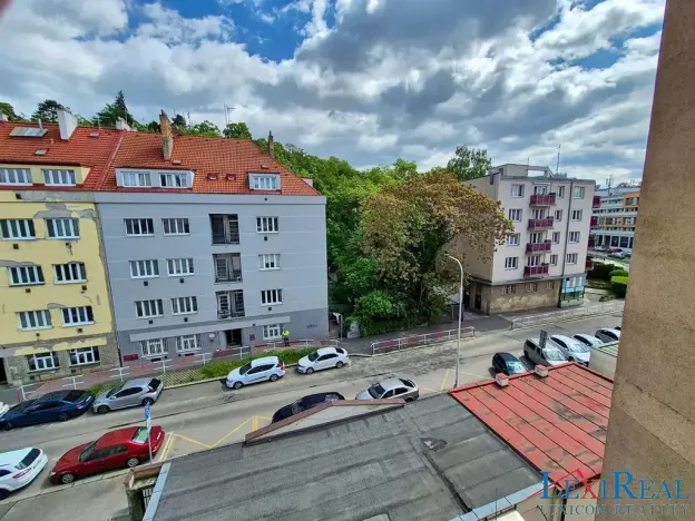 Pronájem bytu 1+1, Praha - Podolí, Podolská, 36 m2