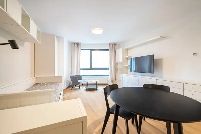 Pronájem bytu 1+kk, Praha, Milánská, 31 m2