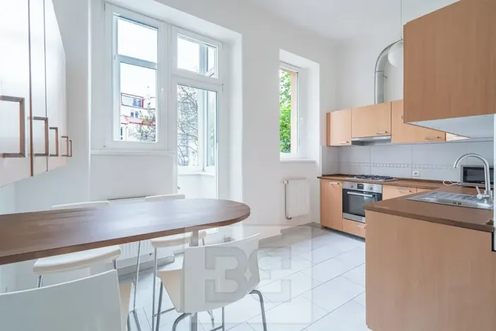 Pronájem bytu 2+1, Praha - Hradčany, Na valech, 79 m2