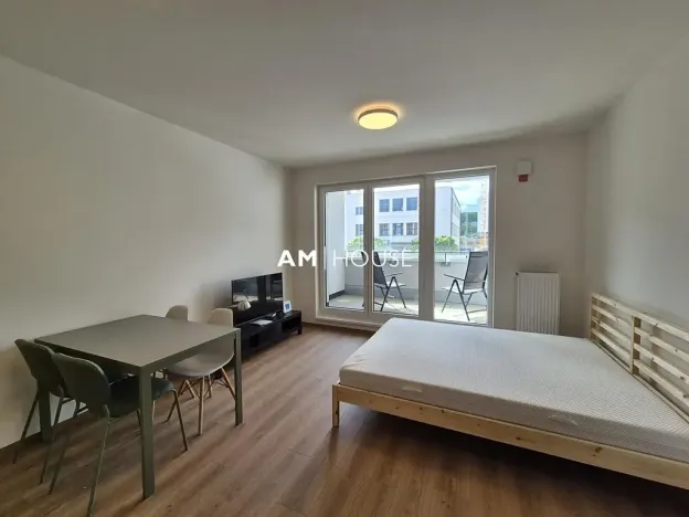 Pronájem bytu 1+kk, Praha - Vysočany, Poděbradská, 35 m2