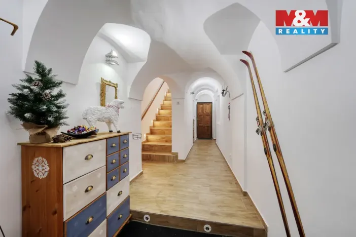 Prodej rodinného domu, Strážov, 359 m2