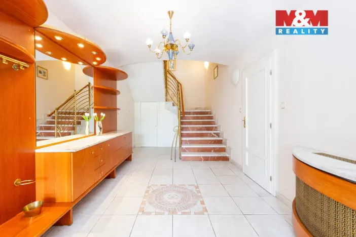 Prodej atypického bytu, Orlová - Město, Fr. Palackého, 140 m2