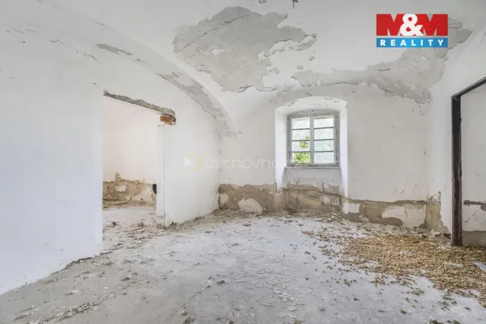 Prodej komerčního pozemku, Zvoleněves, 18484 m2