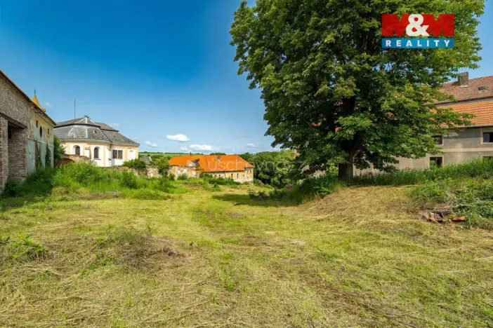 Prodej komerčního pozemku, Zvoleněves, 18484 m2