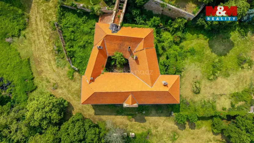 Prodej komerčního pozemku, Zvoleněves, 18484 m2