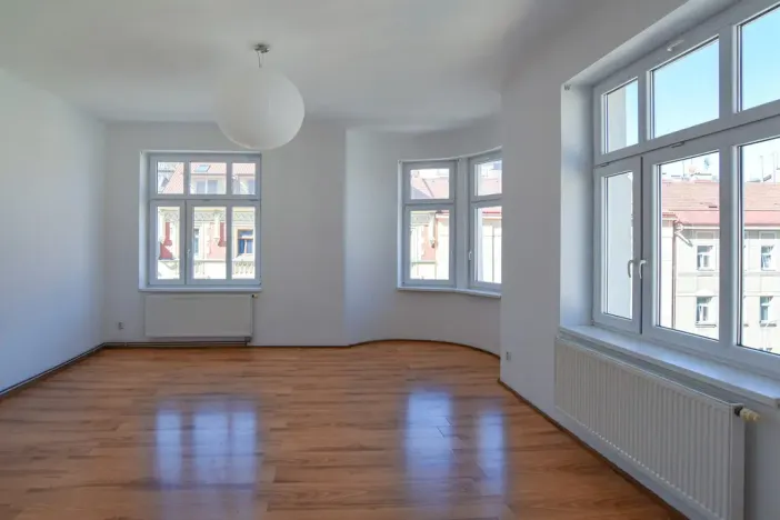 Pronájem bytu 2+kk, Praha - Košíře, Brožíkova, 65 m2