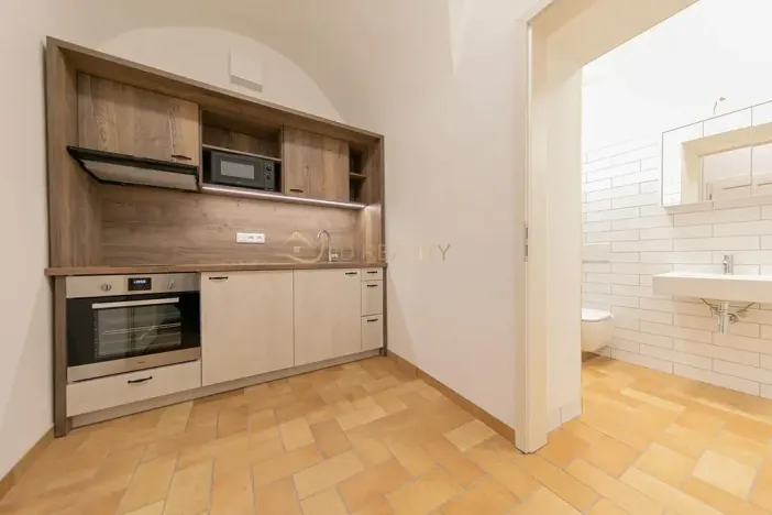 Pronájem bytu 1+1, Olomouc, Šemberova, 30 m2