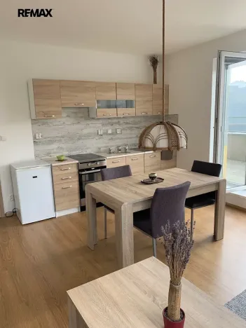 Pronájem bytu 1+kk, Kladno, Jaroslava Holečka, 34 m2