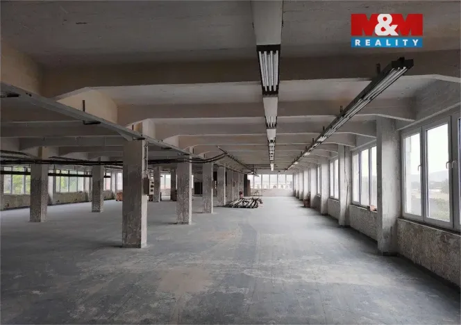 Pronájem obchodního prostoru, Varnsdorf, Bratislavská, 700 m2
