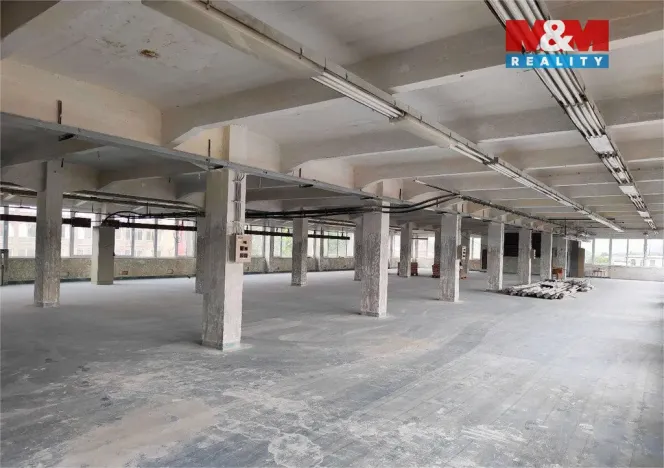 Pronájem obchodního prostoru, Varnsdorf, Bratislavská, 700 m2
