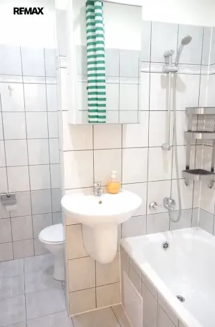 Pronájem bytu 1+kk, Praha - Kamýk, Otradovická, 37 m2