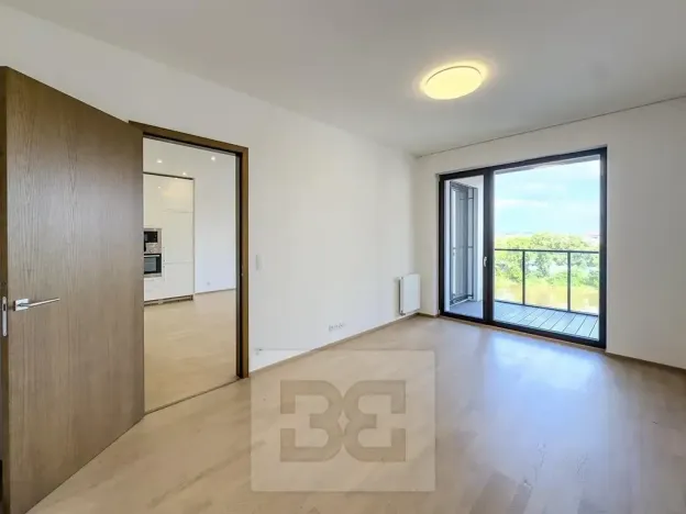 Pronájem bytu 2+kk, Praha - Holešovice, Sanderova, 59 m2