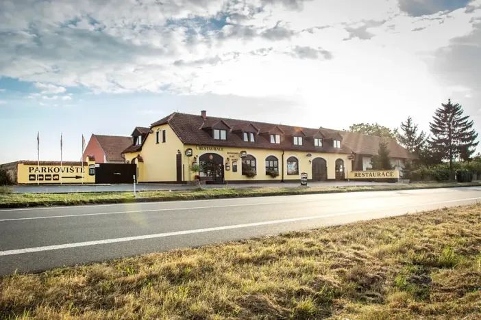 Prodej obchodního prostoru, Břežany I, 590 m2
