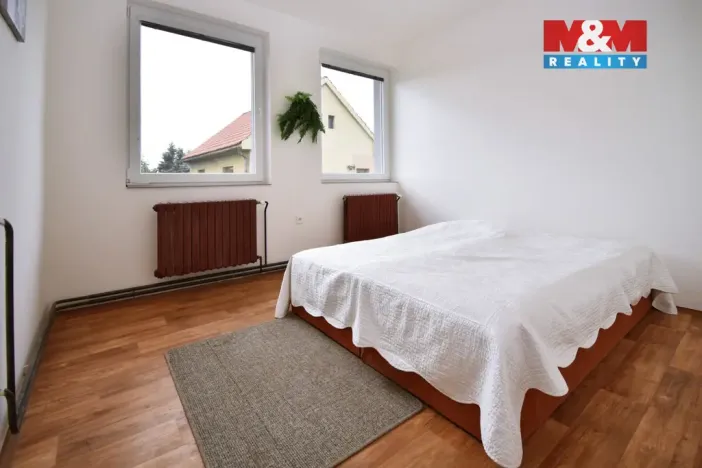 Prodej komerční nemovitosti, Libiš, 300 m2