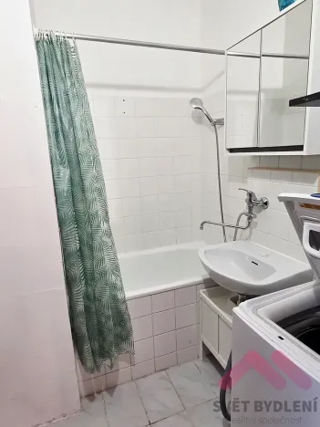 Pronájem bytu 1+kk, Praha - Modřany, Levského, 30 m2