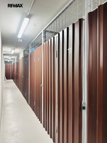 Pronájem bytu 2+kk, Praha - Černý Most, Dobrovolného, 42 m2