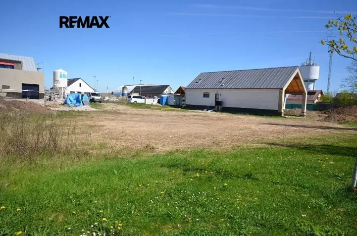 Pronájem zahrady, Slaný, 800 m2