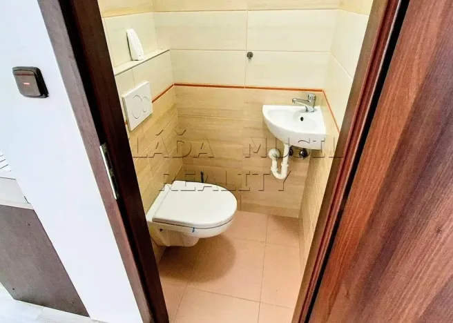 Pronájem bytu 2+kk, Praha - Kamýk, Zárubova, 42 m2