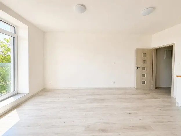 Pronájem bytu 2+kk, Milovice - Mladá, Slepá, 33 m2