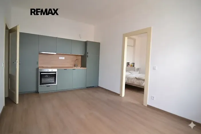 Pronájem bytu 2+kk, Praha - Žižkov, Jeseniova, 48 m2