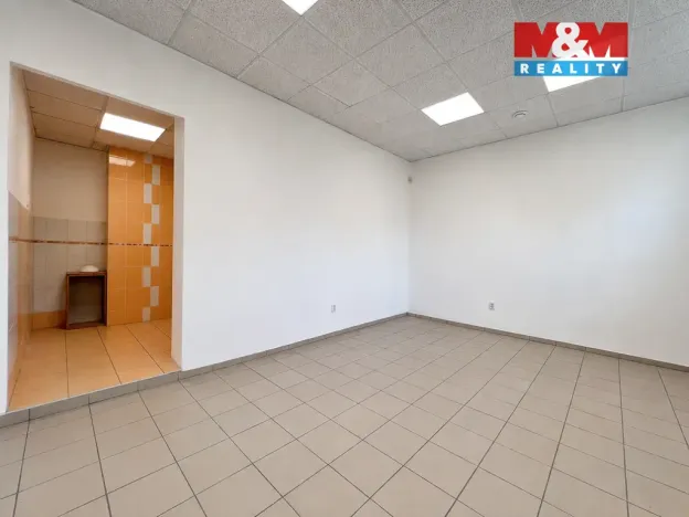 Pronájem obchodního prostoru, Zlín, třída Tomáše Bati, 119 m2