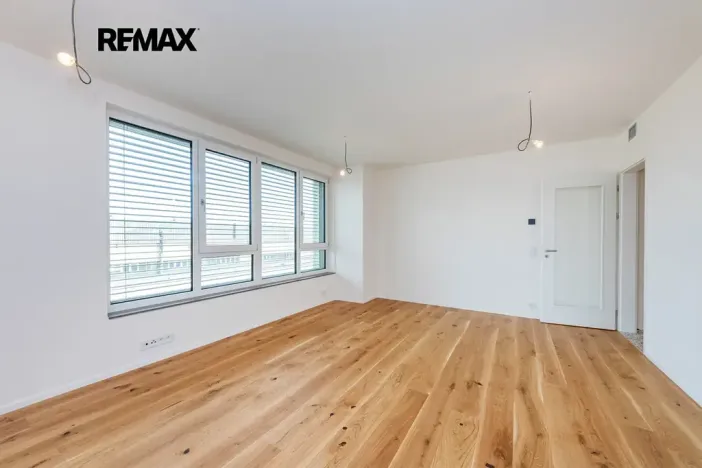 Pronájem bytu 1+kk, Praha - Radlice, U Komína, 37 m2