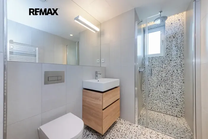 Prodej bytu 1+kk, Praha - Radlice, U Komína, 38 m2