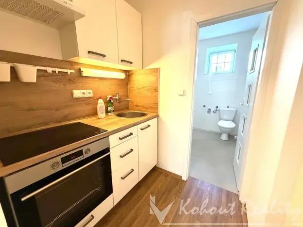 Pronájem bytu 2+kk, Praha - Strašnice, Nad Primaskou, 48 m2
