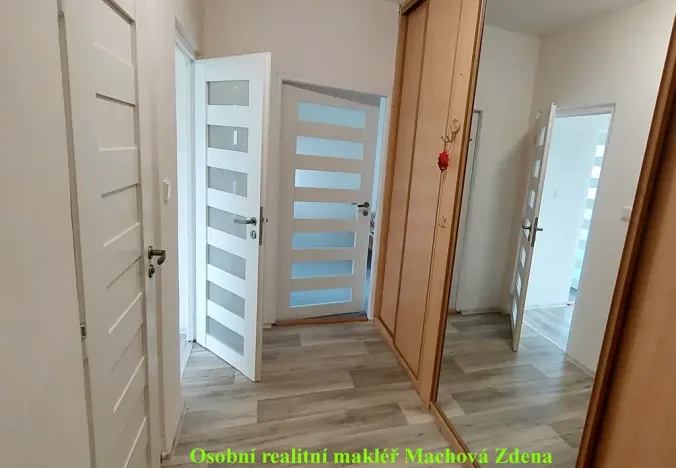 Pronájem bytu 2+1, Praha - Malešice, Káranská, 56 m2