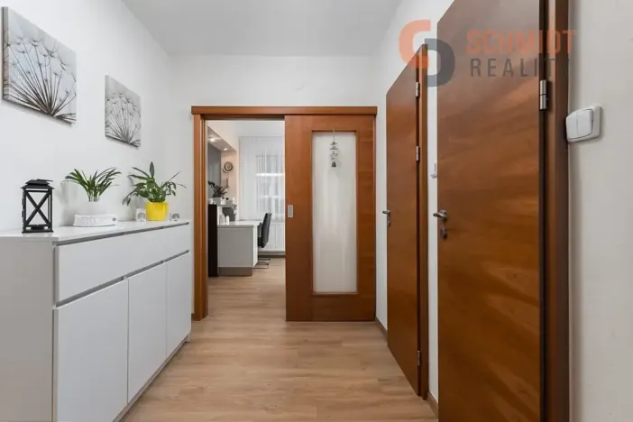 Prodej rodinného domu, Hustopeče, U Větrolamu, 300 m2