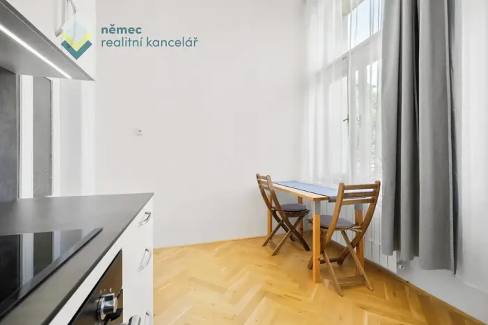 Pronájem bytu 3+1, Praha - Vinohrady, Slovenská, 75 m2
