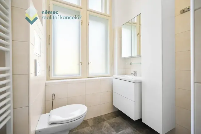 Pronájem bytu 3+1, Praha - Vinohrady, Slovenská, 75 m2
