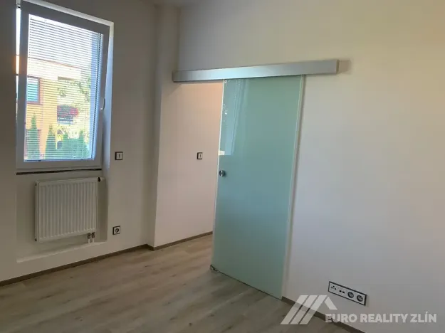 Pronájem bytu 2+kk, Zlín, Partyzánská, 50 m2