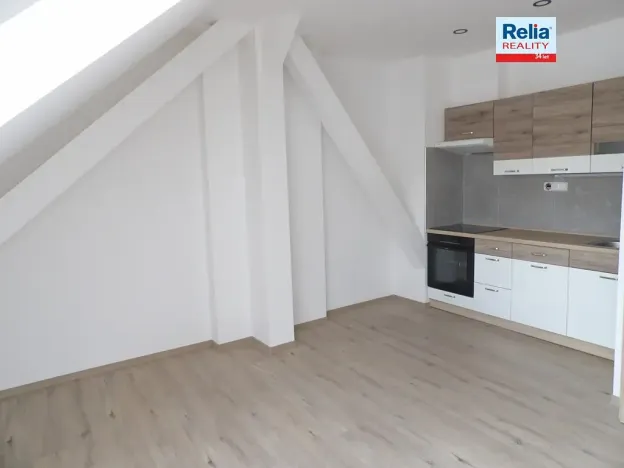 Pronájem bytu 2+kk, Liberec, Na Poříčí, 37 m2