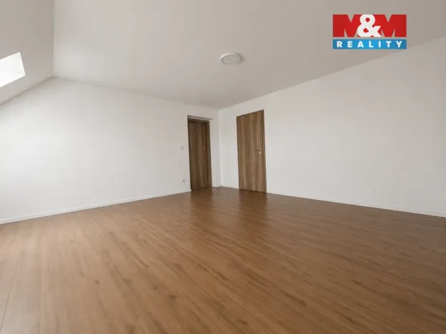 Pronájem bytu 3+1, Veltrusy, Douchova, 97 m2