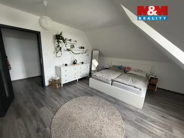 Prodej bytu 3+kk, Bělá pod Bezdězem, Masarykovo náměstí, 95 m2