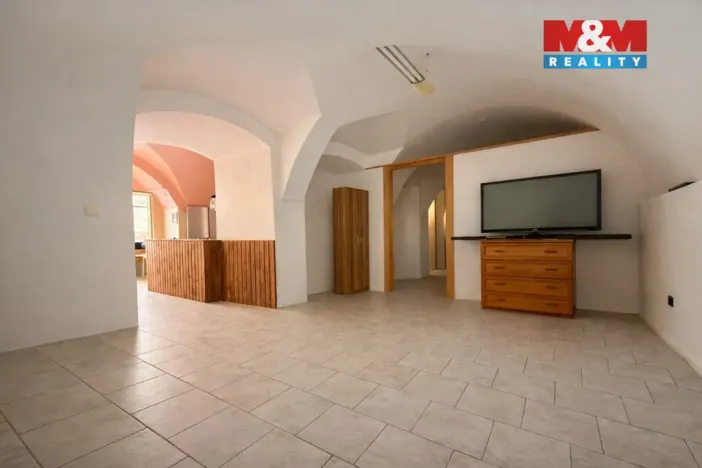 Prodej atypického bytu, Olomouc - Svatý Kopeček, nám. Sadové, 70 m2
